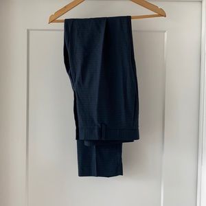 Perry Ellis dress pants. 34x32 very slim